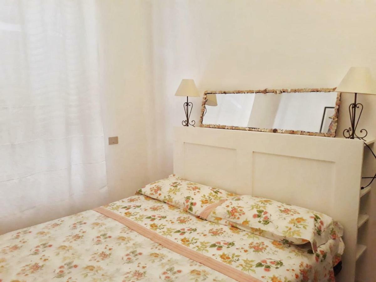 Bilocale Il Geraneo Villa วิลลัสซีมีอุส ภายนอก รูปภาพ